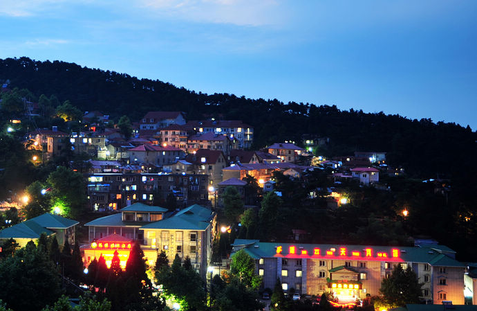 Infinite Scenery Lies at the Perilous Peak ------&lt;br&gt; A Travelogue of Lushan Mountain by Employees of TFC COMMUNICATION Co., Ltd. in Gao&#039;an